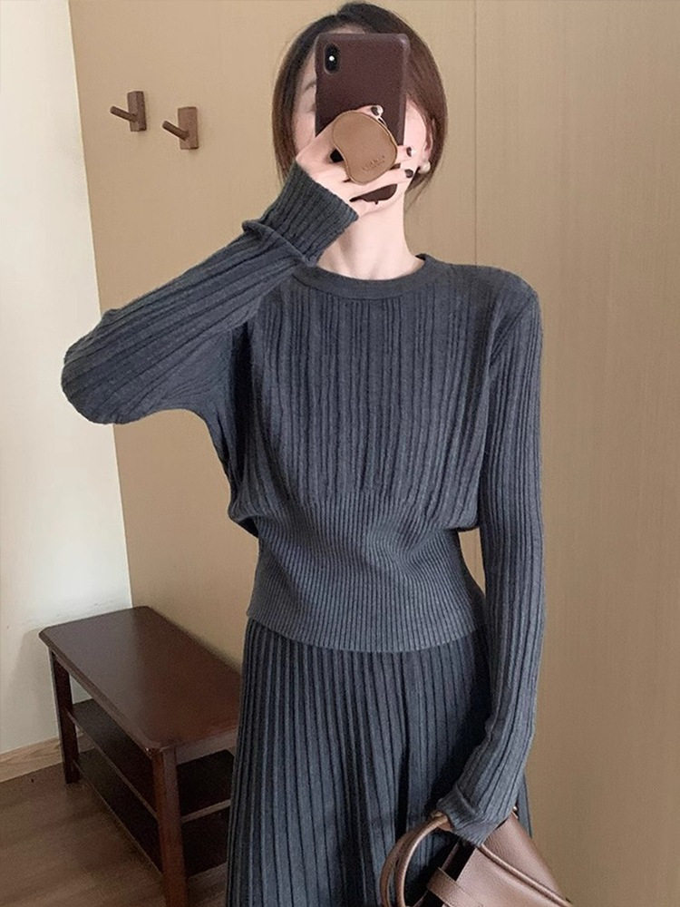 Suit for Women 2025 Autumn and Winter New Fashion Simple Age-Reducing Soft Waxy Round Neck Long-Sleeved Sweater Waist Slimming Look Skirt