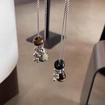 Blogger's Same Style Grape Cluster Tiger's Eye Long Necklace for Women, Niche Design, Vintage Light Luxury Fashion Versatile Choker