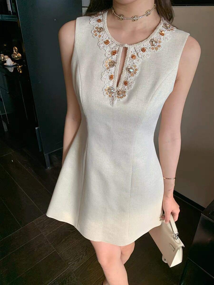 Đầm maxi nữ thắt eo dáng chữ A cổ tròn không tay họa tiết thêu hoa — Trường An chi tiết 2