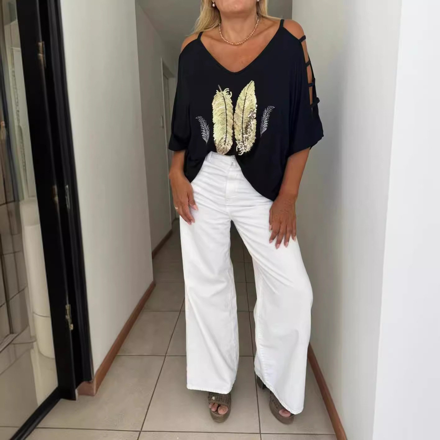 Summer Womens Fashion Top Floral Print Off Shoulder V Neck Short Sleeve Casual Wear Wholesale Available