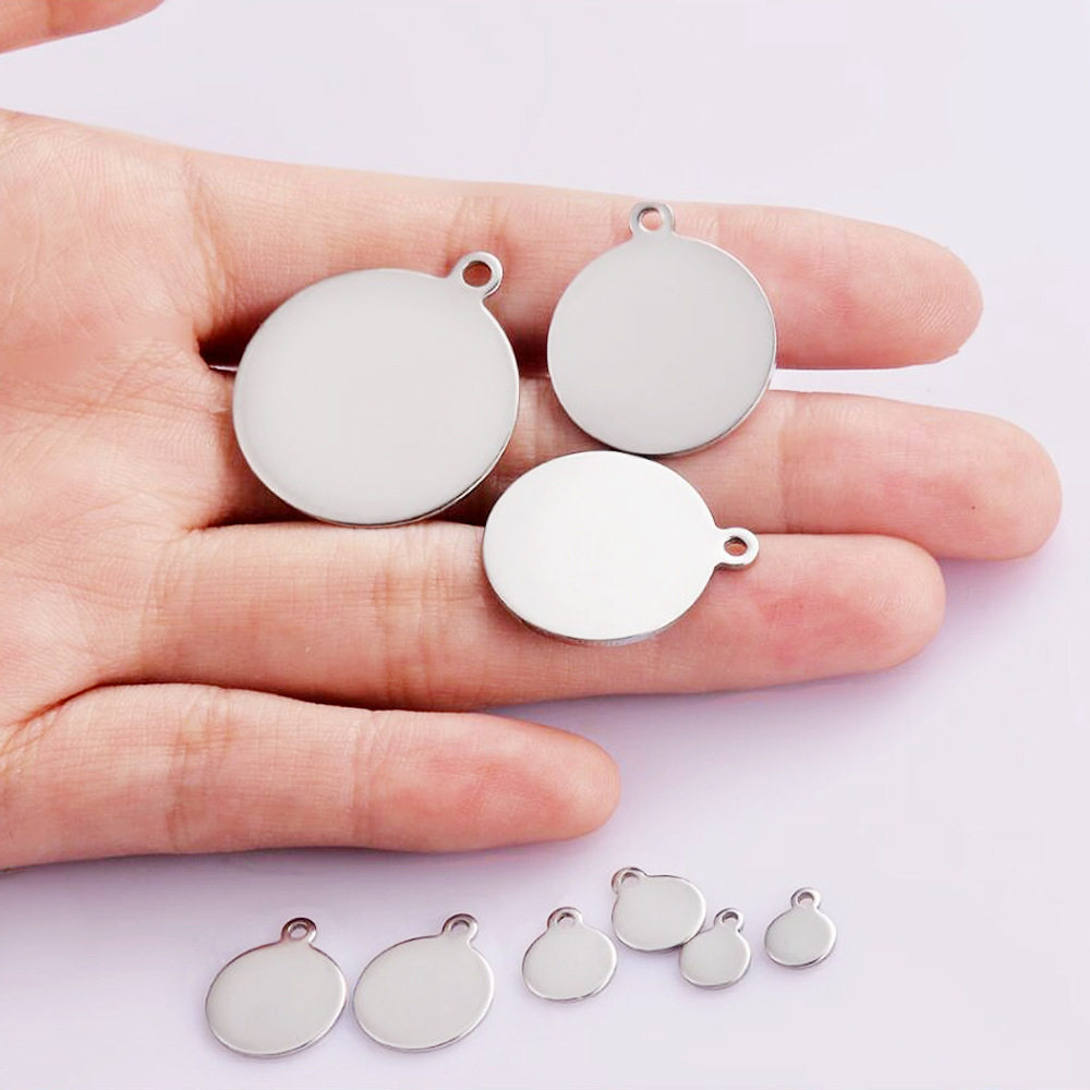 Spot wholesale stainless steel outer hole round smooth small tag stainless steel military necklace can be laser marking logo
