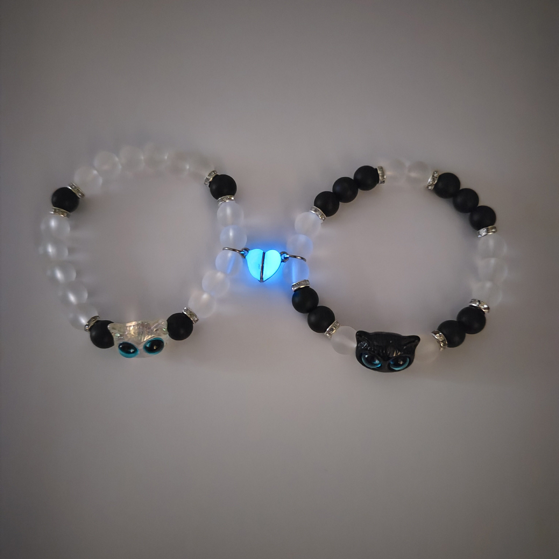 Cross-border European and American Beaded Bracelet Cute Cat Two Loads of Love Magnetic Luminous Luminous Couple Bracelet Bracelet