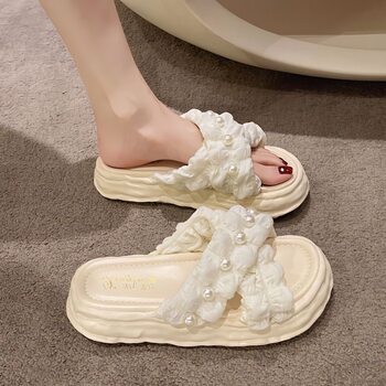 Fairy Style 2025 New Platform Thick-Soled Dissolving Shoes Seaside Beach Slippers Ins Pearl Sandals for Women to Wear Outside