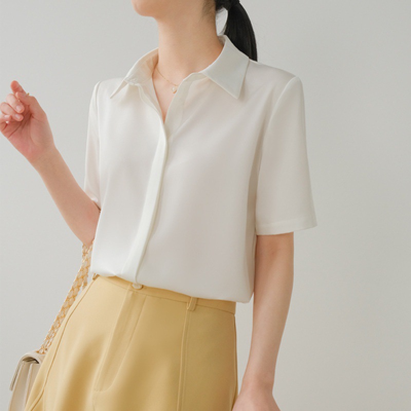 2022Summer Women Salt Green Short sleeve Shirt Female Loose Fashion Commuter Show Thin Trapdoor Lapel Satin Shirt  2022夏季女装盐绿色短袖衬衫女宽松时尚通勤显瘦暗门襟缎面衬衣 2022Summer Women Salt Green Short sleeve Shirt Female Loose Fashion Commuter Show Thin Trapdoor Lapel Satin Shirt 