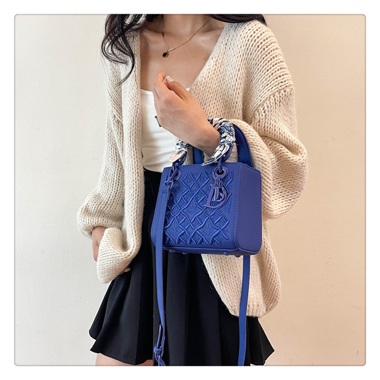 High-end Light Luxury Bag Women's New Style Elegant All-match Heavy Industry Embroidered Daofei Bag Crossbody Portable Small Square Bag 8 O1CN0141IkZh1a0nNUw4GAe !!2218817593268 0 cib