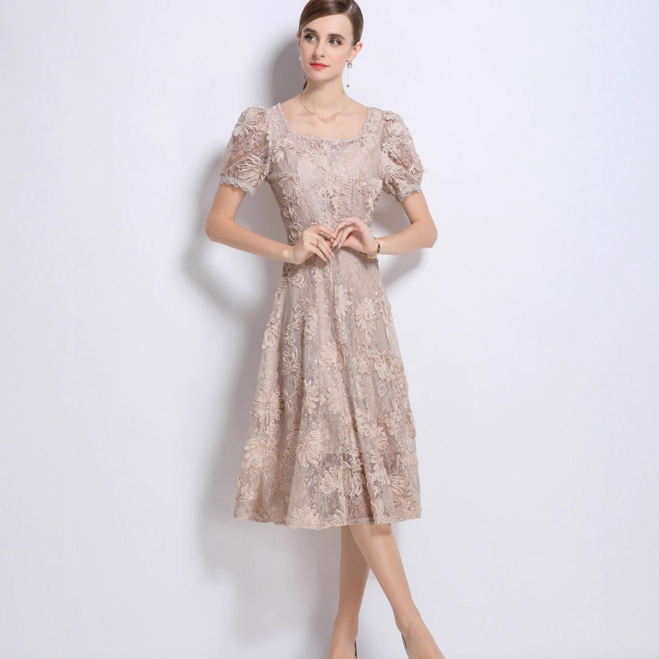 French Elegant Beaded Square Neck Dress High End Fit and Flare Design Embroidered Floral Tulle Long Gown Wholesale