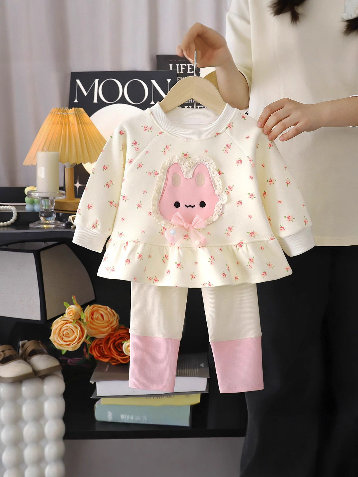 Girls' New Autumn Korean Style Set, Cartoon Hello Kitty Floral Hem Hoodie & Color-Block Leggings, Sweet Outfit