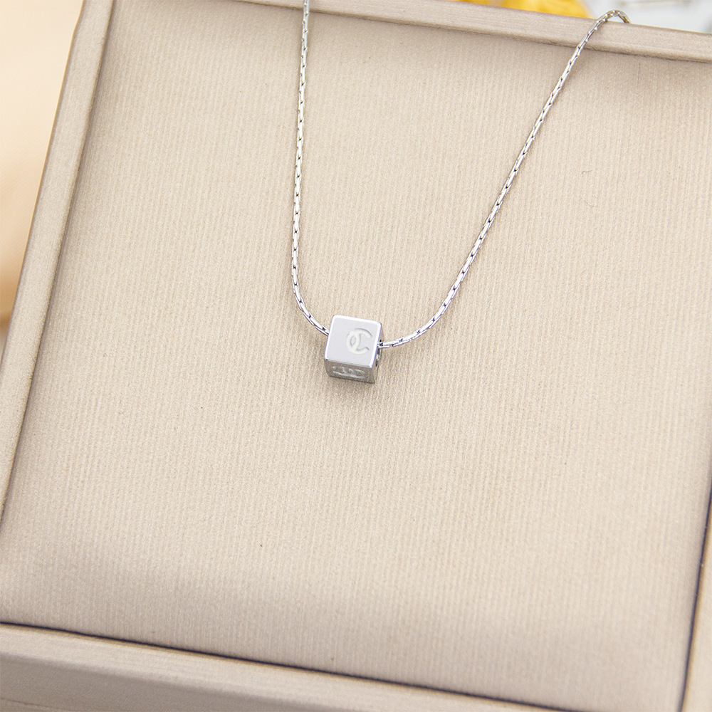 シルバー ダブル C スクエア