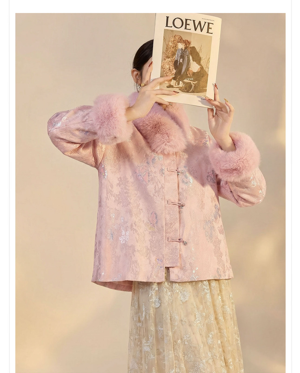 Áo khoác nữ dạ thêu hoa đính cườm lót lông dày dặn — Hồng phấn lót lông (giao hàng 7 ngày), Hồng phấn lót lông (giao hàng trong ngày), Trắng ngà lót lông (giao hàng trong ngày), Trắng ngà lót nhung (giao hàng trong 7 ngày)