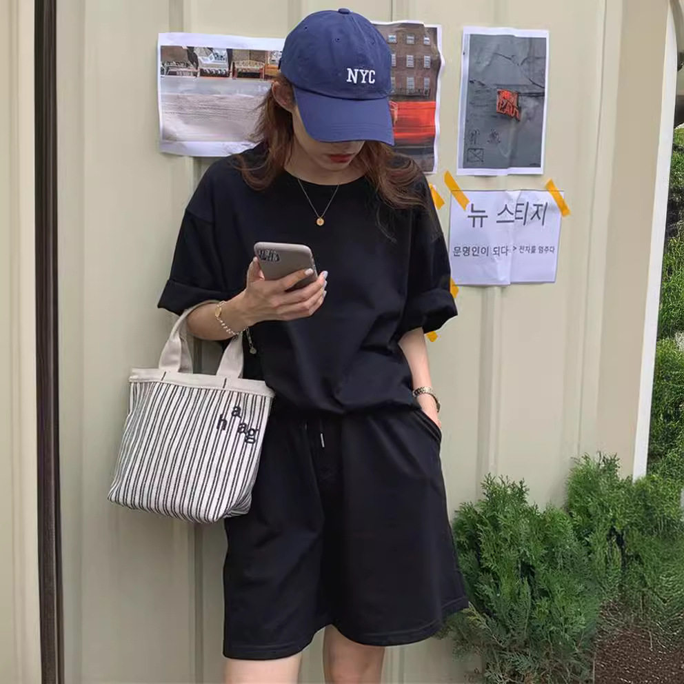 Solid Color suit Female Summer Students Loose Slimming Short-sleeved Shorts Salt Sweet Casual Sports Two-piece Set