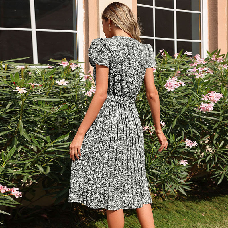 Summer Floral Green Pleated V Neck Dress Lightweight Fabric Elegant Design Perfect for Casual Outings Wholesale