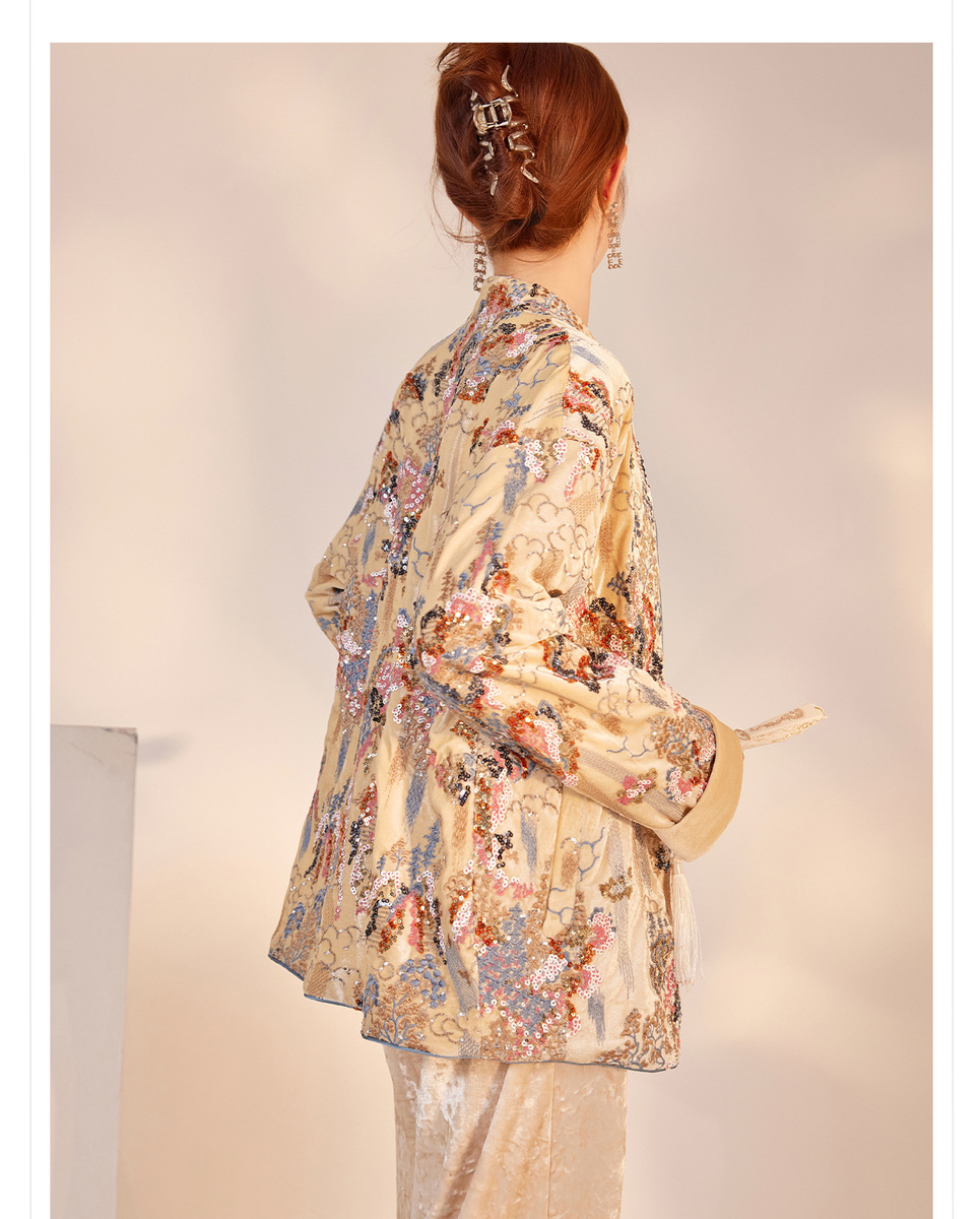 Áo khoác nữ dáng suông thêu hoa đính sequin cổ đứng dài tay — Đặt hàng màu trà sữa (giao hàng trong ngày), Đơn hàng trà sữa (giao hàng trong 7 ngày), Màu trà sữa bằng cotton (giao hàng trong ngày), Trà sữa màu plus cotton (giao hàng trong 7 ngày)