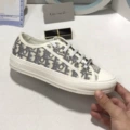 Flat gray d