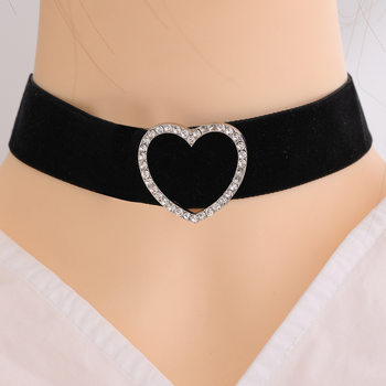 European and American cross-border collar personality fashion CHOKER exaggerated hollow diamond-embedded peach heart love flannel decorative necklace