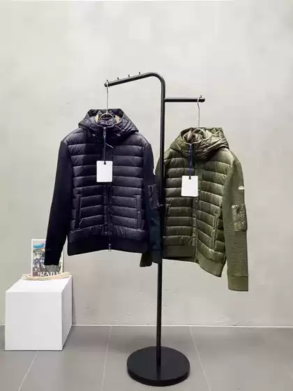 24 new down jacket fashion hooded stitching knit sleeve down jacket Meng m short private supply