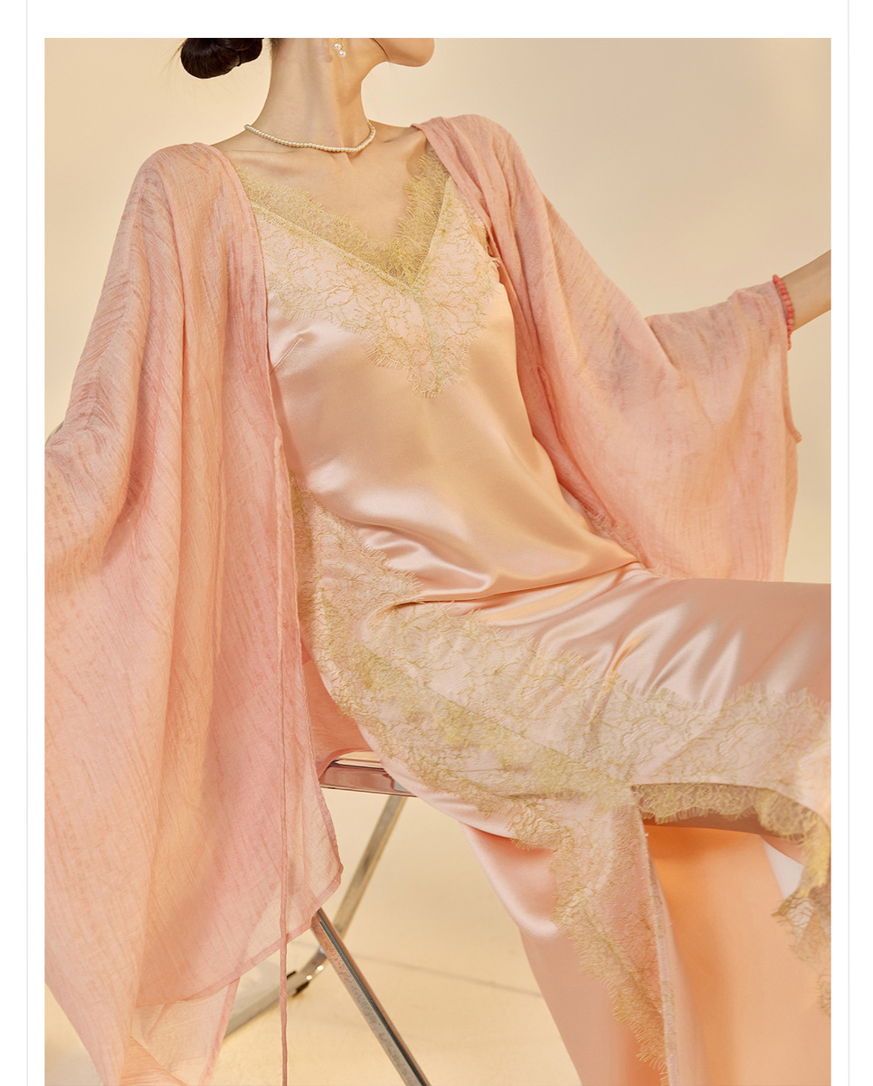 Set áo khoác cardigan dáng rộng phối váy hai dây ren gợi cảm — áo khoác màu hồng, Áo khoác mơ, váy treo