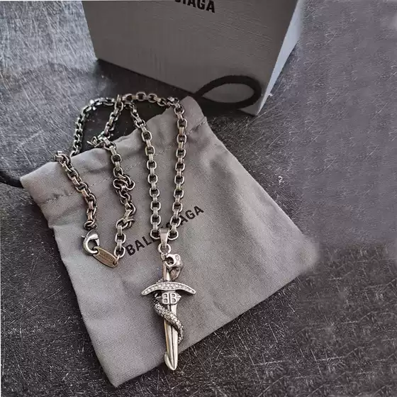 Paris Wind Snake Winding Full Diamond Sword Necklace Italian Court Vintage Necklace All-match Street Wind Internet Celebrant Necklace