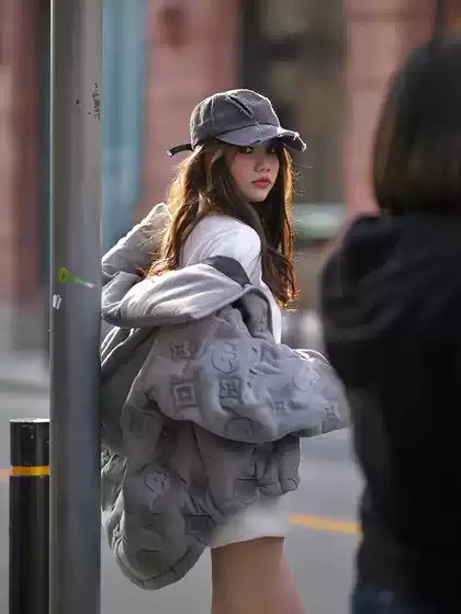European-style 26 Winter Letter Embossed Steel-Stamped Cashmere Hooded Down Jacket, Fashionable Loose Fit, Unisex Warm Coat
