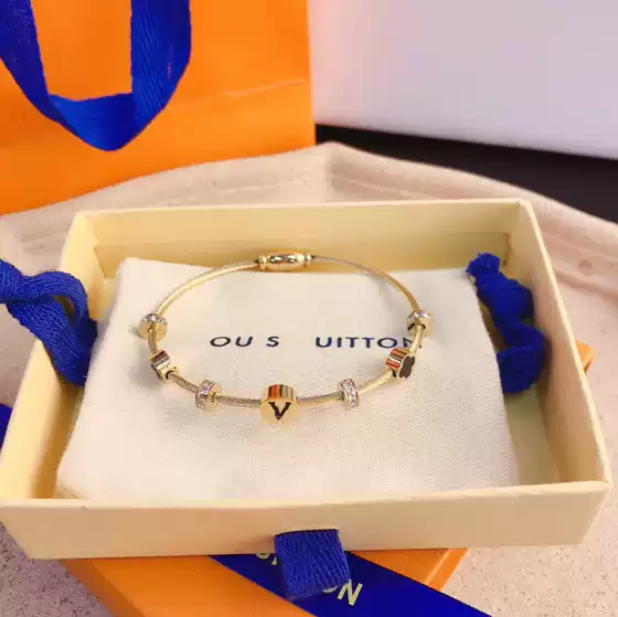 2026 New European and American Style Lv Brand Bracelet for Women, Niche Design, Cross-Border Light Luxury Fashion Versatile Elegant Jewelry