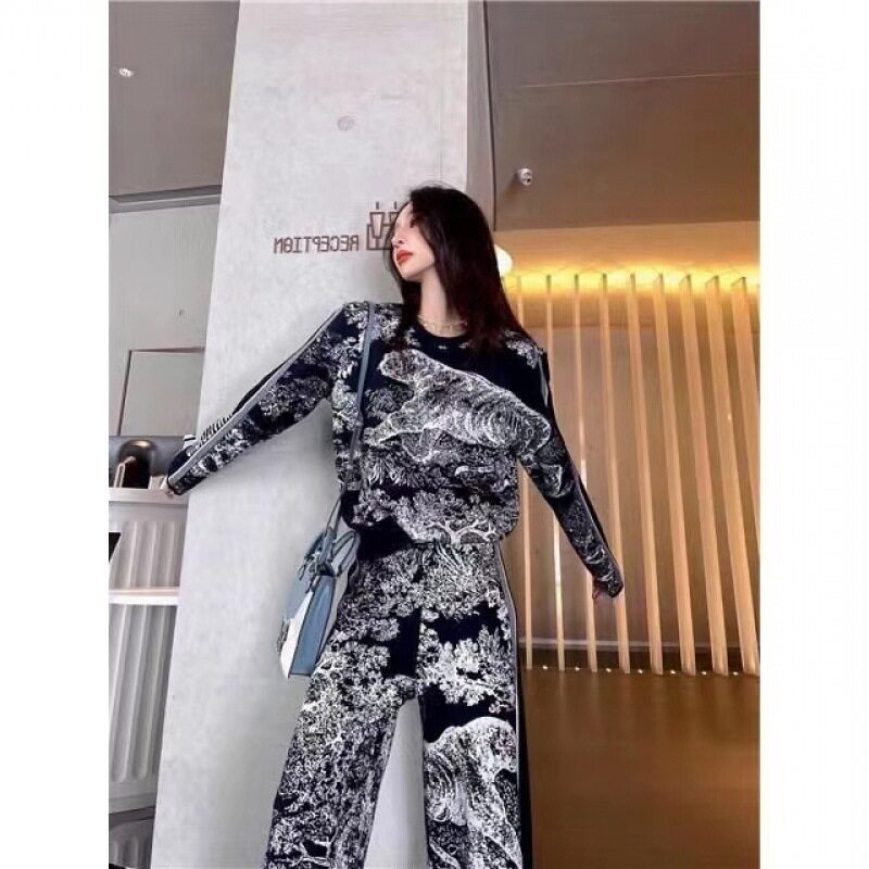 Autumn and Winter New Round Neck Jacquard Pattern Knitted Two-piece Set Wide Leg Slimming Fashion Jungle Series Pullover suit Women
