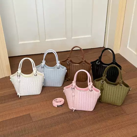 Korean Style Ins Trendy Bucket Bag for Women 2026 Spring New Simple Fashion Shoulder Bag High Beauty Bucket Bag