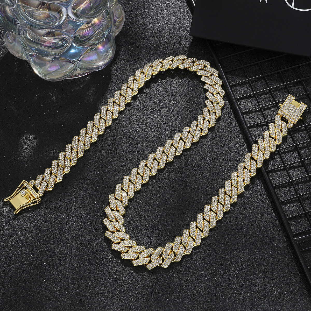European and American alloy heavy-duty full diamond Cuban chain high quality 14mm diamond-shaped diamond men's rap hip-hop thick necklace