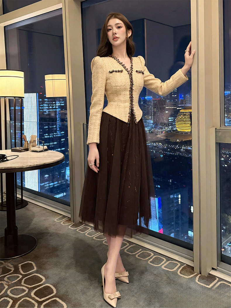 Đầm liền thân nữ cổ chữ V chiết eo phối lưới dáng ôm — Màu nâu cà phê