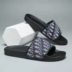 Slippers for Men to Wear Outside in Summer for Work, Breathable Thick-Soled Trendy and Fashionable Summer Beach Shoes