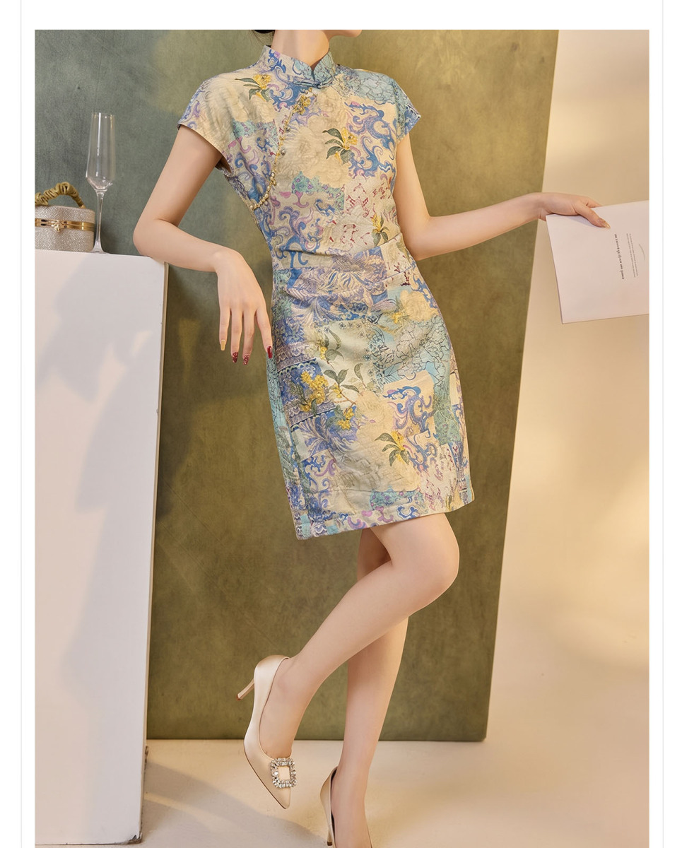 Đầm sườn xám cách tân tay ngắn in hoa thắt eo tôn dáng — Diều màu, Lệ Lam