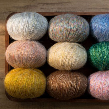 Factory wholesale golden onion mohair thread bright flash fancy gold and silver thread handmade DIY woven shawl sweater material bag