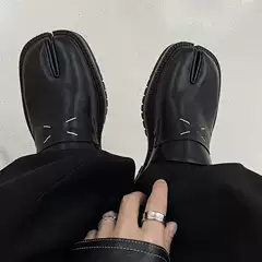 Split toe horseshoe shoes men and women ugly cute couple platform loafers patent leather square toe slip-on leather shoes fashion