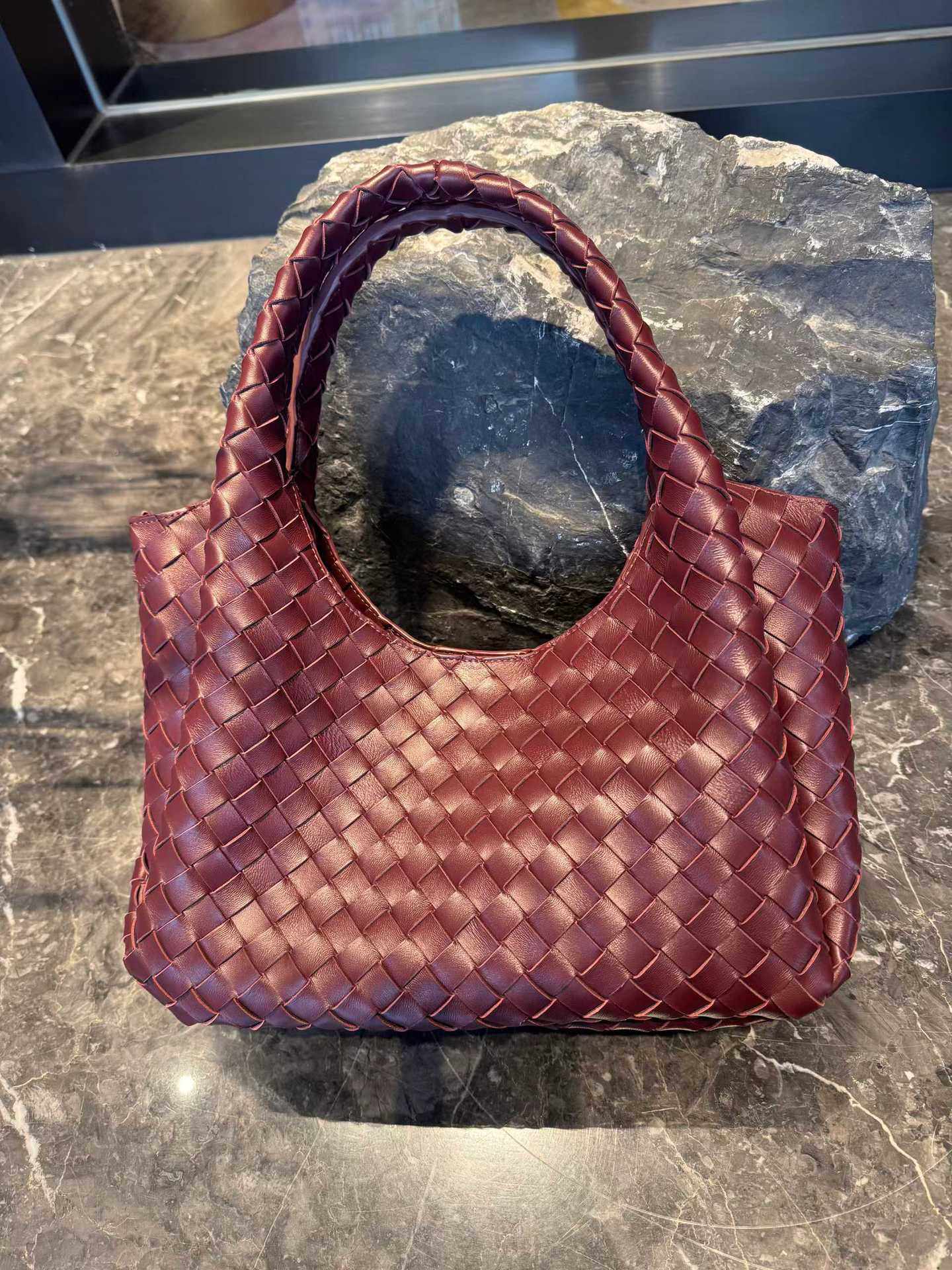 Cross-Border 2025 Simple Fashion Tote Bag Nappa Sheepskin Retro Woven Shoulder Bag Large Capacity Factory Wholesale