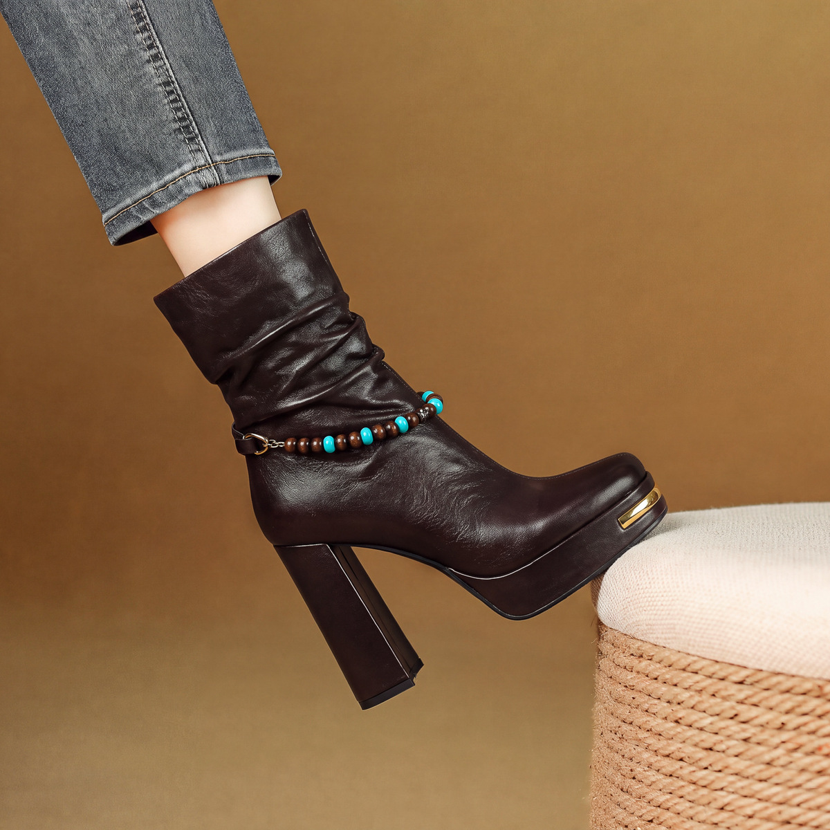 Boot nữ cổ thấp gót thô siêu cao mũi vuông khóa kéo bên hông — màu đen, Màu nâu
