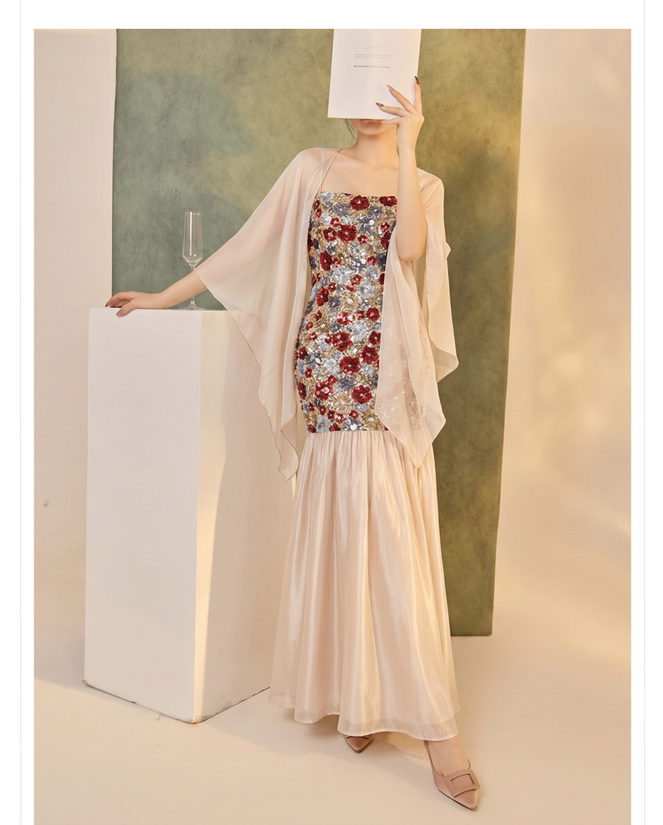 Bộ đầm hai dây thêu hoa kèm khăn choàng cardigan dáng dài — Khăn choàng màu be (giao hàng trong 7 ngày), Váy hai dây (giao hàng trong 7 ngày), Váy hai dây (giao hàng trong ngày), Bộ sản phẩm (giao hàng trong 7 ngày)