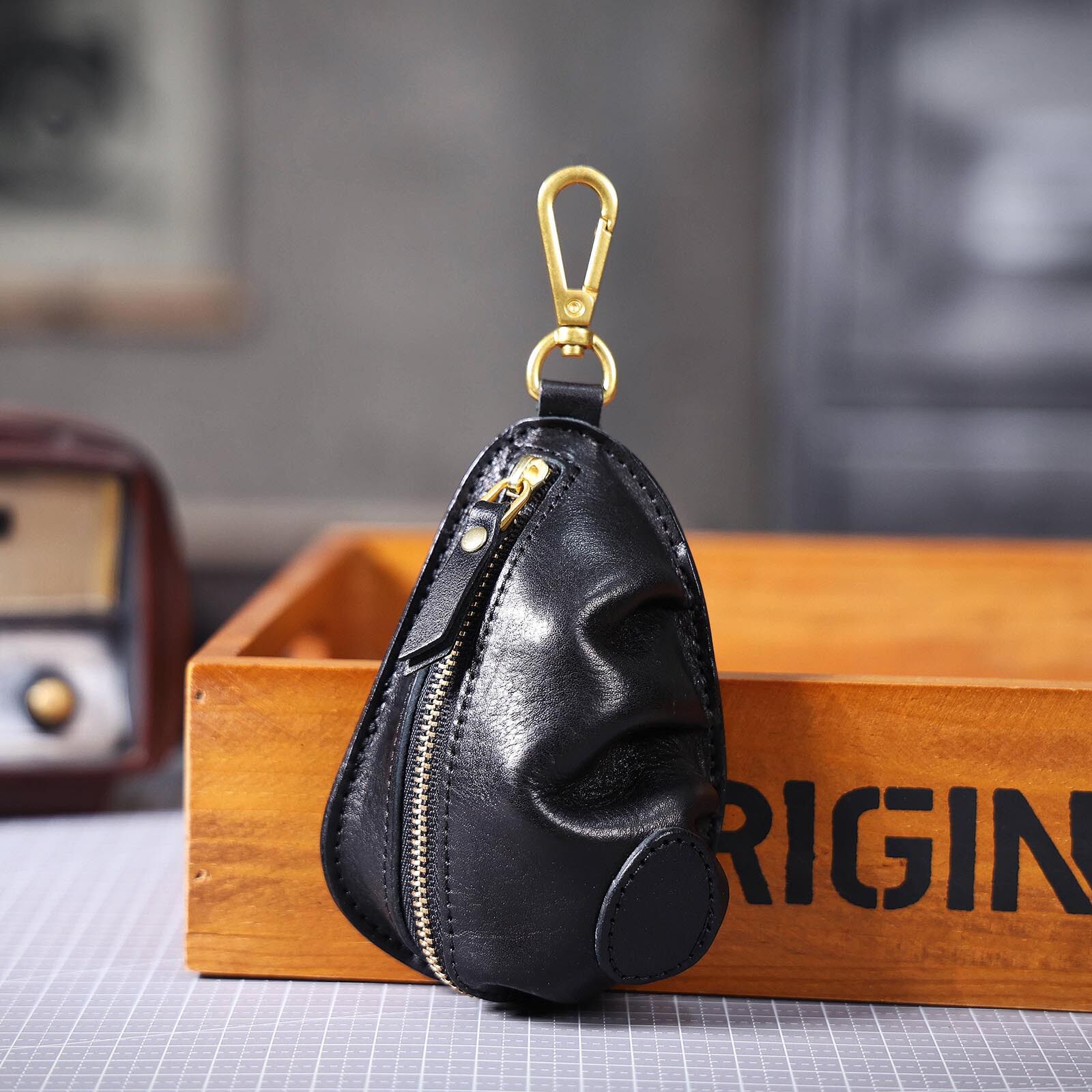 Ví Đựng Chìa Khóa Da Bò Vintage Khóa Kéo Tiện Lợi Màu Đen, Vàng
