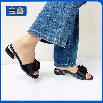 Cross-Border Hot Selling Outer Wear Rose Decorated Square Toe Medium Heel Slippers Casual and Comfortable Low Heel Women's Shoes Sandals Open Toe Women