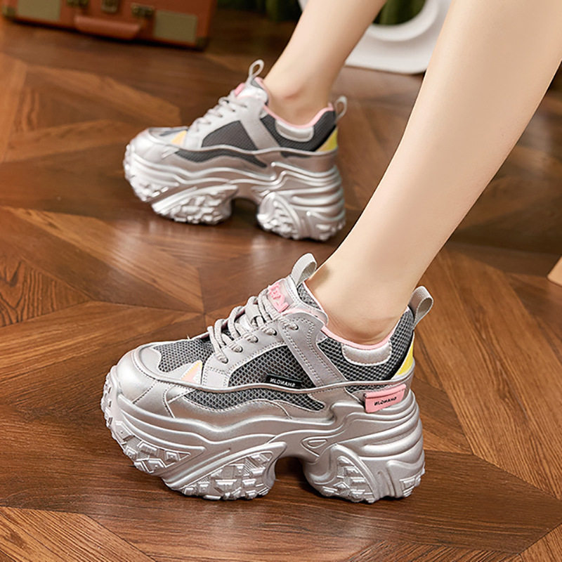 Dép sandal nữ quai chữ V đơn giản, đế wedge cao 8 cm, mũi tròn, phong cách hè — Trắng, Bạc