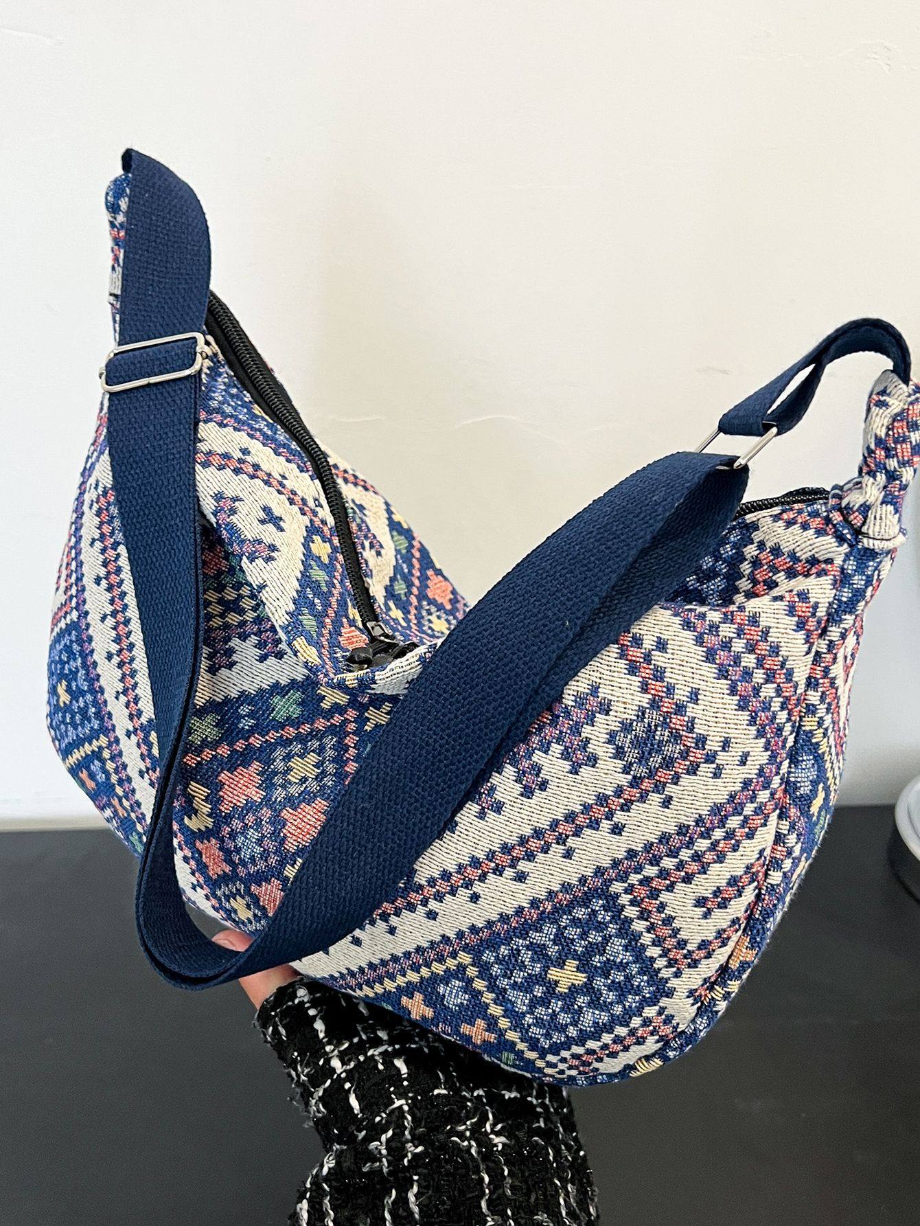 2024 Trendy Fashion Ethnic Style Women's Bag Casual Simple Western Style Large Capacity Tote Women's Bag Shoulder Axillary Women's Bag