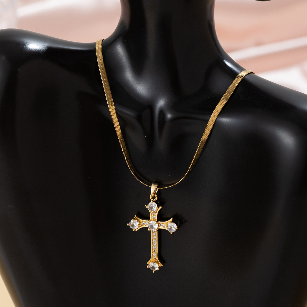 Cross-border New Zircon Diamond Cross Necklace Women's Niche Light Luxury High-end All-match Fashion Simple Collarbone Chain