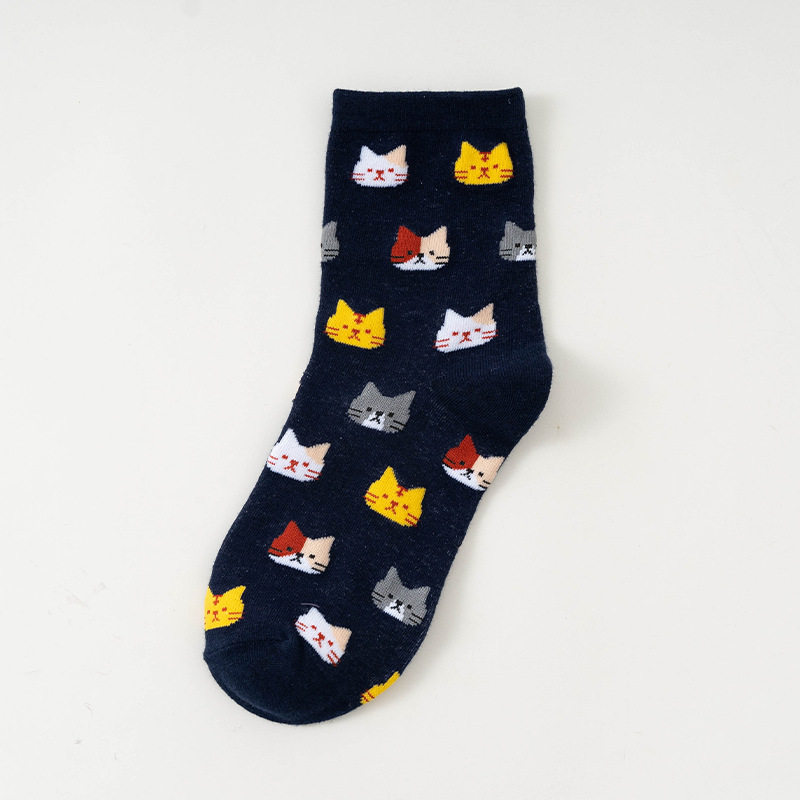 春秋新款卡通直板狗中筒袜棉质袜子女 诸暨厂家批发