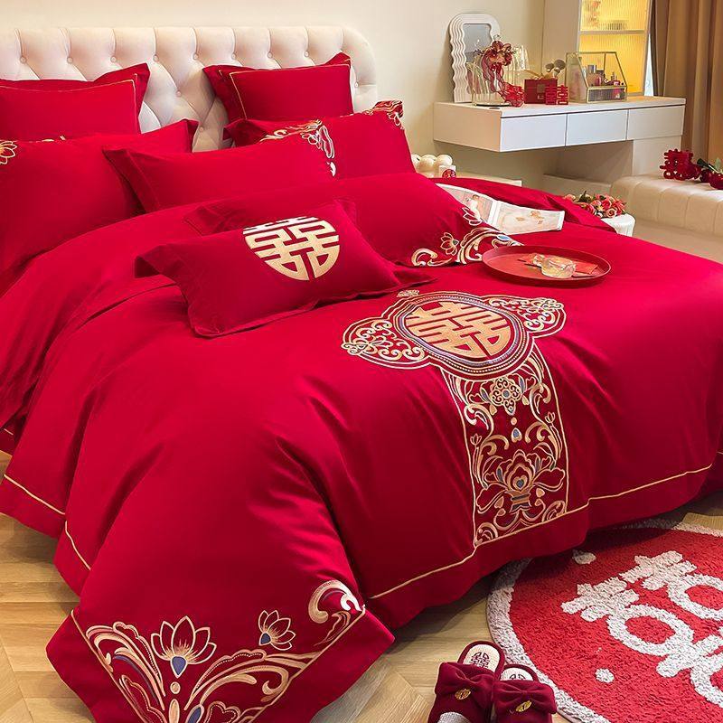 Wedding Quilt Seven-Piece Set, Complete Wedding Room Bedding Set, Dragon and Phoenix Four-Piece Set, Festive Bride's Dowry Quilt Wholesale