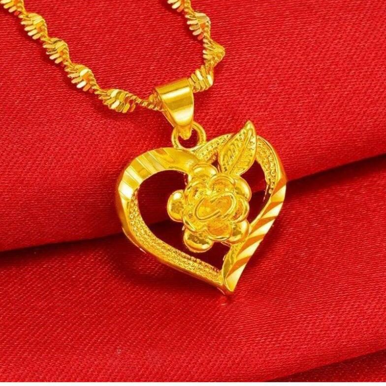 Xiaohongshu Style Rich Flower Pendant Clavicle Chain Love Rose Necklace Gold-Plated Clover Necklace Wholesale Supply