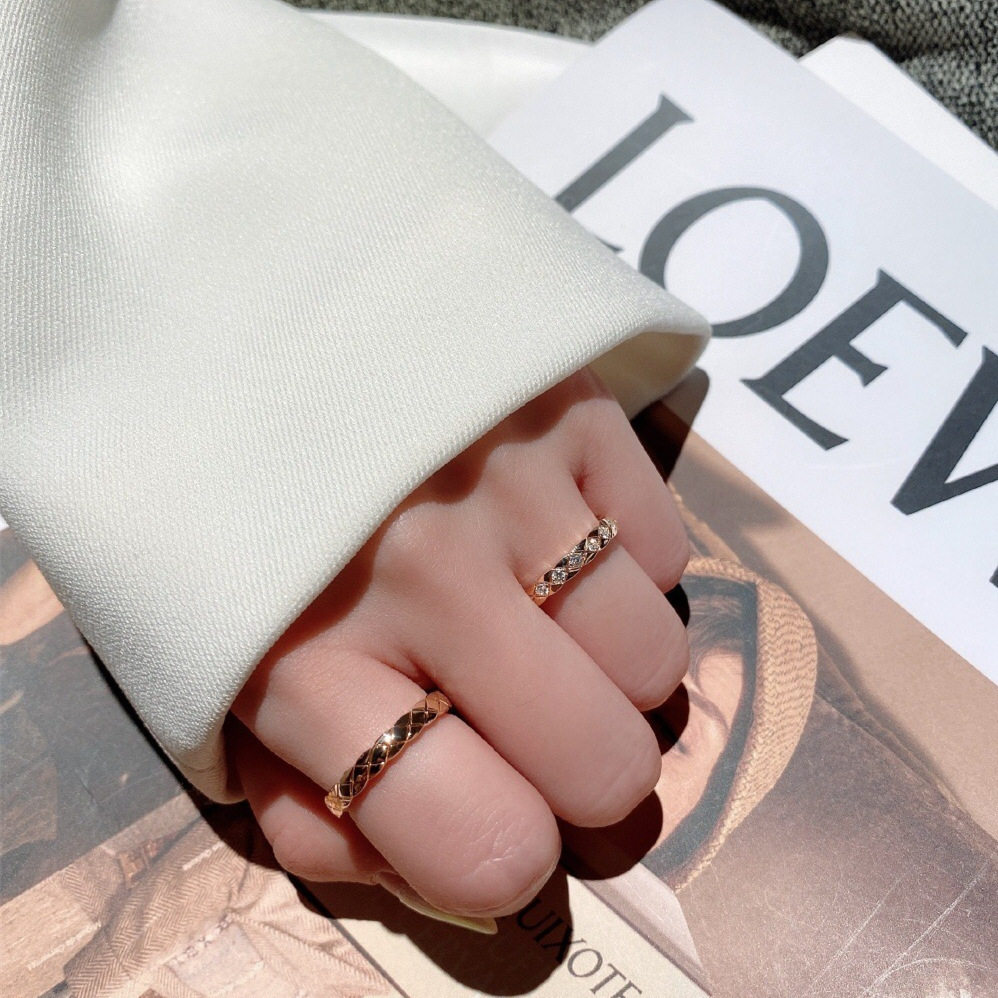 Xiangjia High version narrow version wide version ring plated 18K gold coco rhombus diamond ring CNC carved bracelet