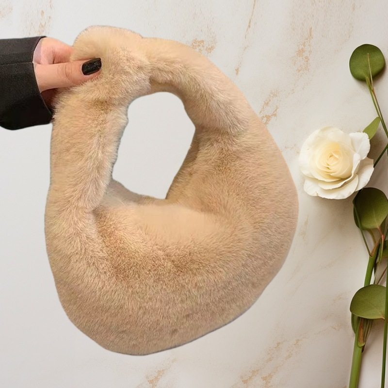 Portable Plush Dumpling Bag, New Autumn and Winter Fashion, Versatile Niche Design Bag, High-End Women's Plush Bag