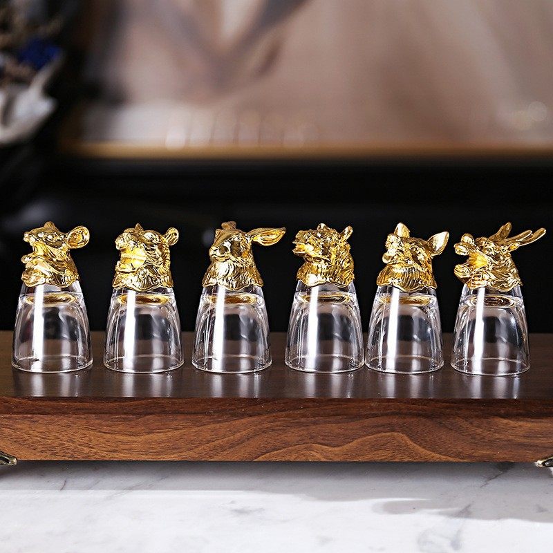 Factory Direct Sales Wholesale Twelve Zodiac High-End Chinese Liquor Glasses Glass Wine Cup Decanter Set Gift Box