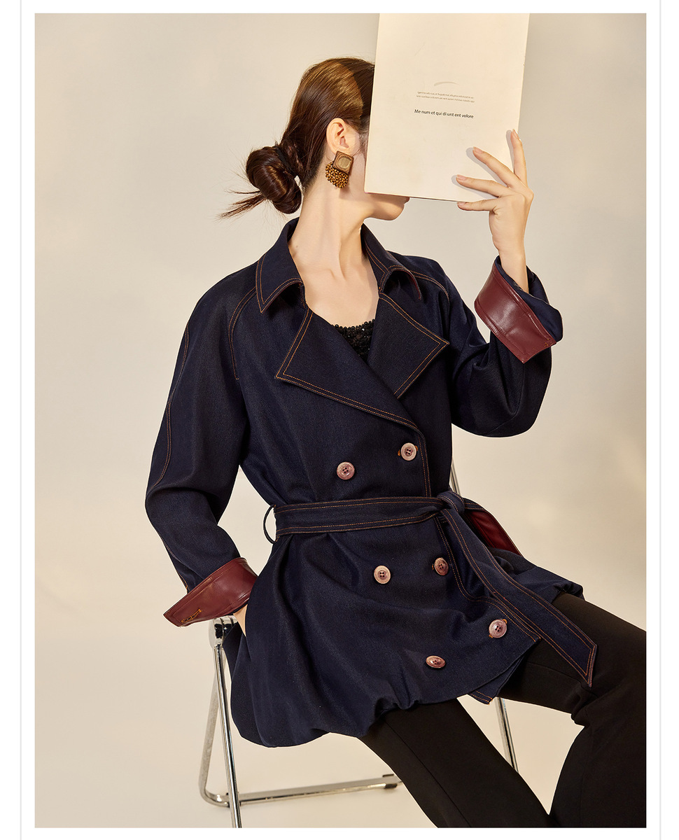 Áo khoác dáng trench denim phối chỉ tương phản cổ bẻ thắt eo dài trung — Xanh navy (giao hàng trong 7 ngày)
