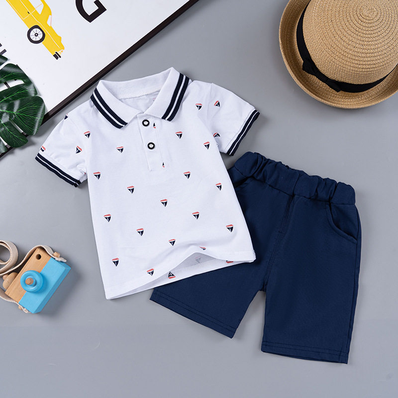 Children's summer suit for boys, fashionable and trendy two-piece set with sailboat print, comfortable summer suit, versatile for babies and children