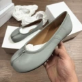 Gray flat bottom without wrinkles
