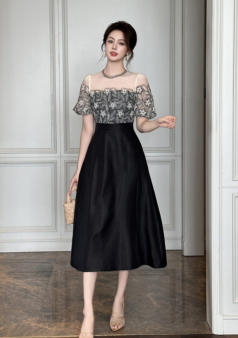 Đầm maxi nữ tay bồng cổ tròn, thiết kế ren viền cổ, dáng suông oversize, eo cao — [Đen] chi tiết 4