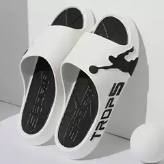 Factory Direct Sales Men's New Summer Fashion Trendy Casual Soft-Soled Indoor and Outdoor Beach Slippers Wholesale